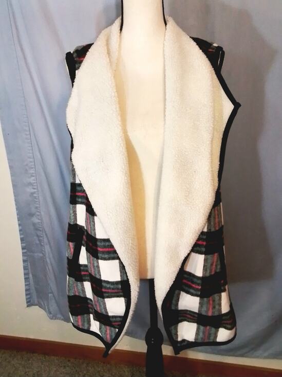 Christopher & Banks Jackets & Blazers - Christopher & Banks : Winter best, green plaid. Christmas themed.
